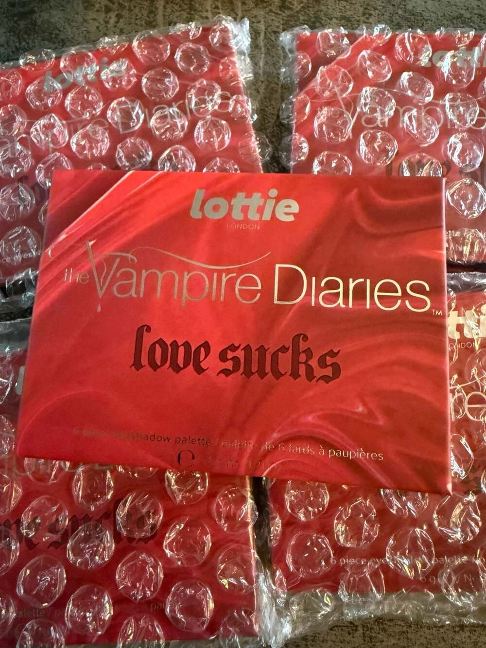 1 New Lottie London x The Vampire Diaries Love Sucks 6 Pan Eyeshadow Palette